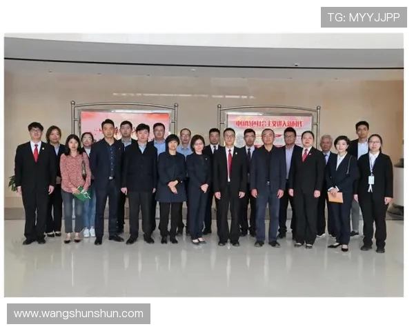 武汉飞盘队个人能力提升之路:聚焦团队协作与个人技术的完美结合 武汉飞盘队个人能力提升之路:聚焦团队协作与个人技术的完美结合