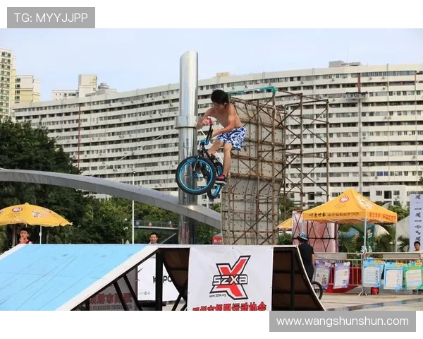 深圳攀岩队在极限运动会中以72分稳居积分榜首位 深圳攀岩队在极限运动会中以72分稳居积分榜首位