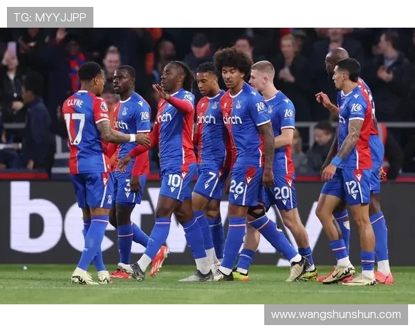 阿森纳对阵豪门挑战赛全程回顾,激烈对抗引发球迷热议 阿森纳对阵豪门挑战赛全程回顾,激烈对抗引发球迷热议