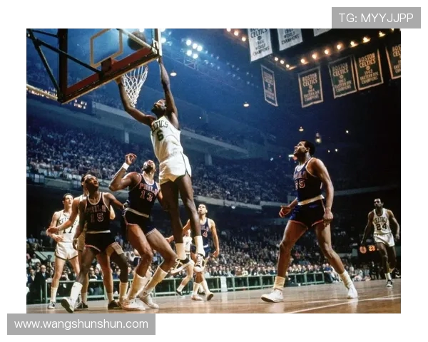 比尔·拉塞尔的篮球传奇与领导力：如何定义胜利与团队精神